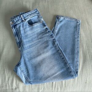 American Eagle Outfitters Light Blue mom Jeans
